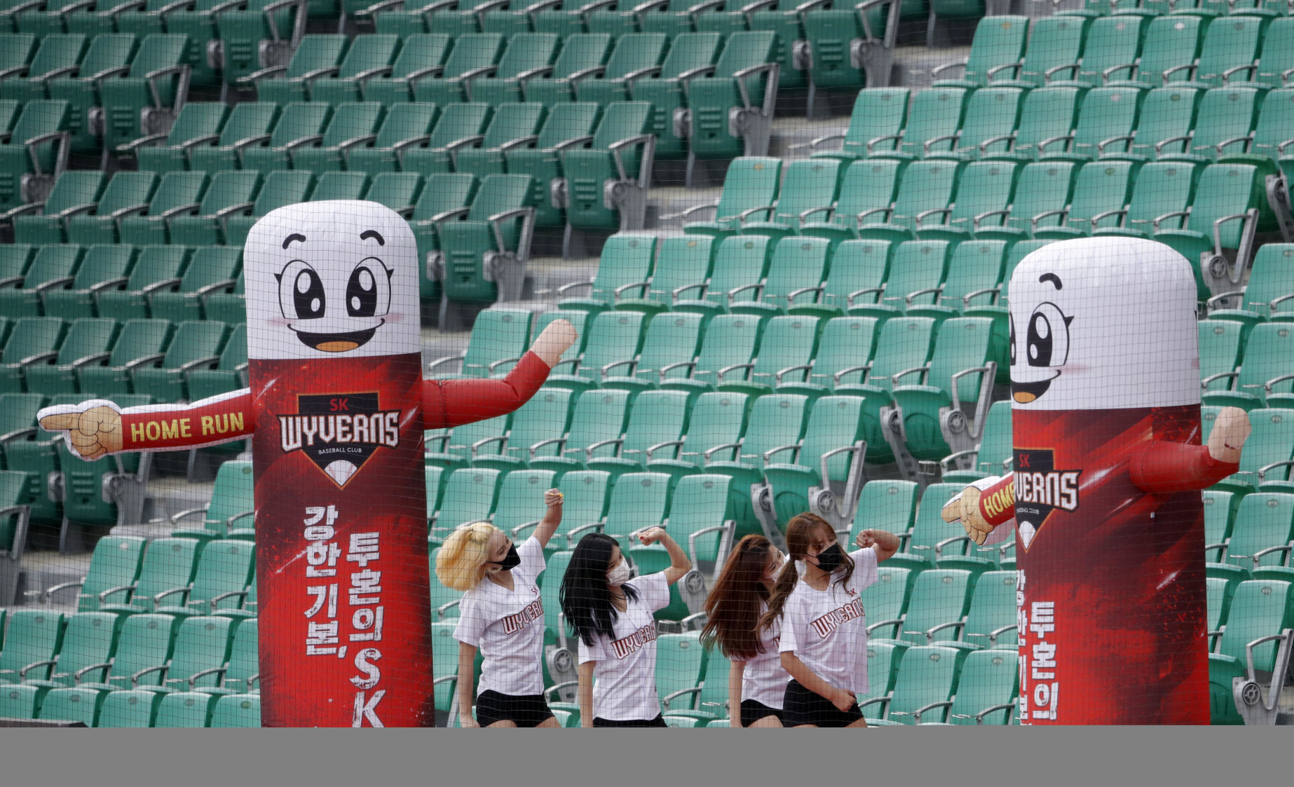 APTOPIX South Korea Season Starts Baseball